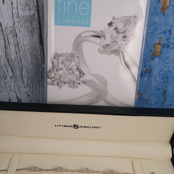 10 karat white gold jewelry set - Picture 3 of 7